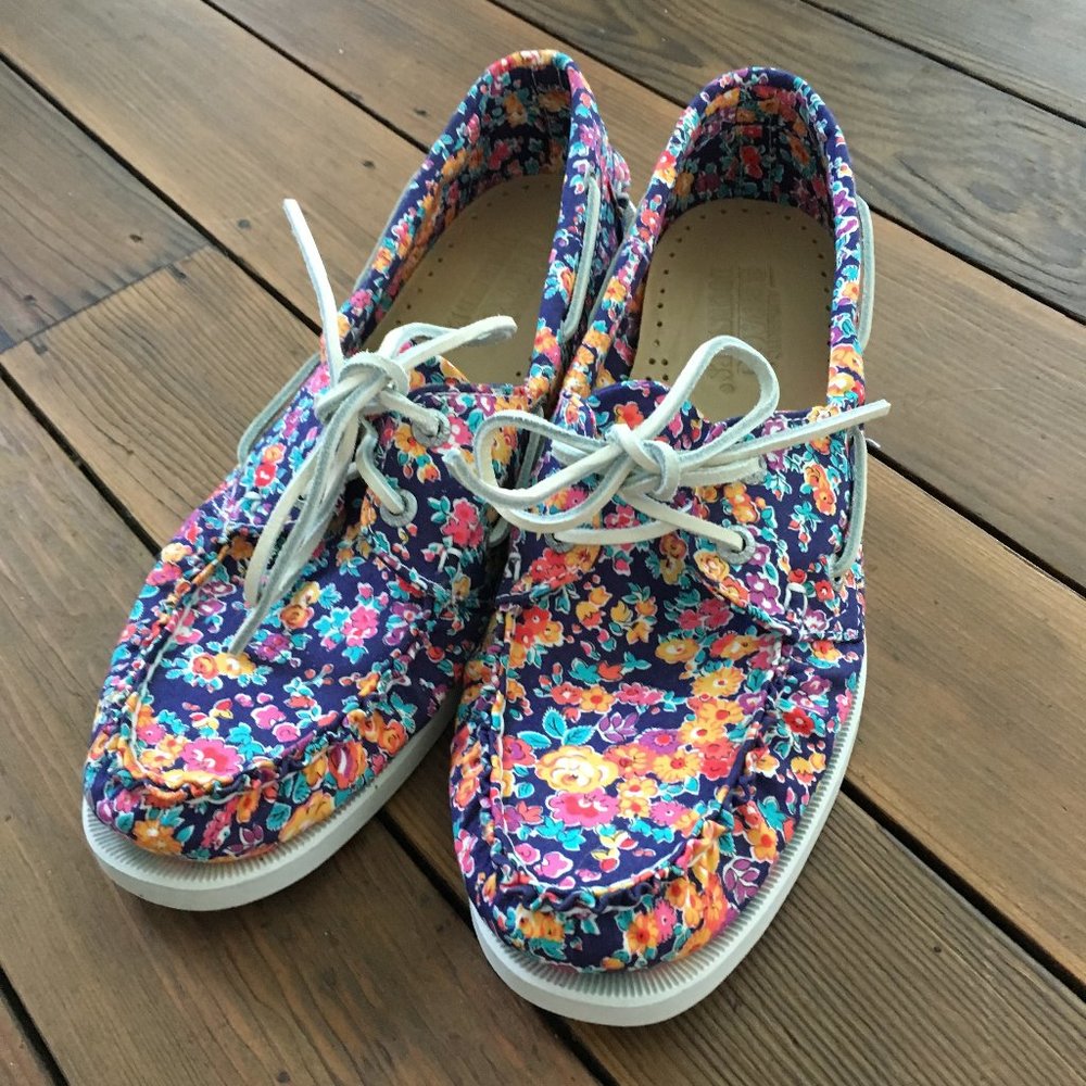 Sebago Docksides Women's Slip-on Size 9.5